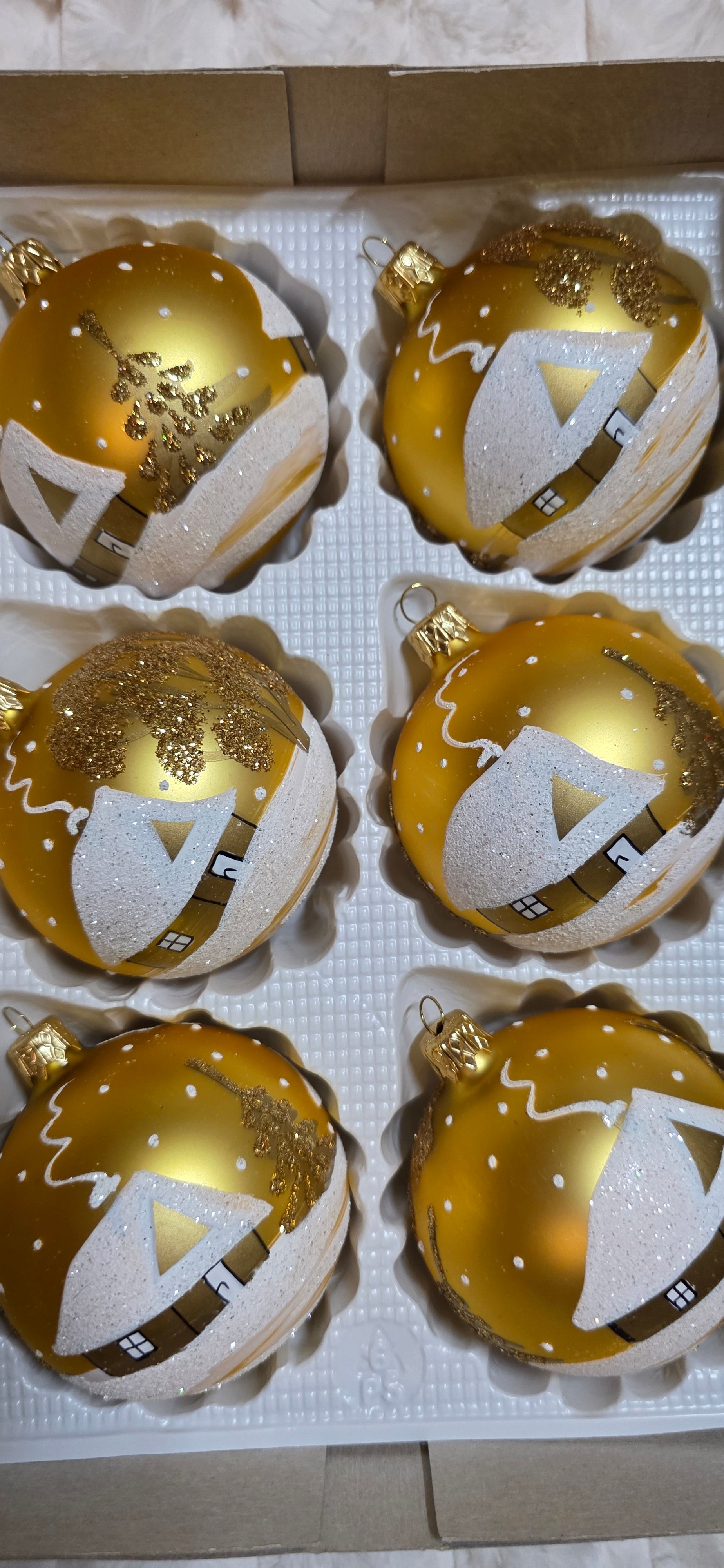 Szklana bombka choinkowa zimowy pejzaż scenka zimowa złoty mat Ręcznie malowane