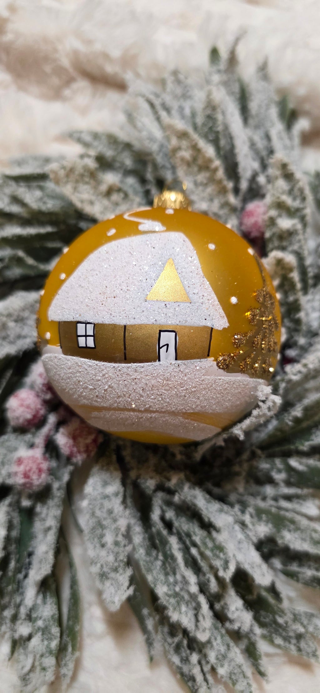 Szklana bombka choinkowa zimowy pejzaż scenka zimowa złoty mat Ręcznie malowane