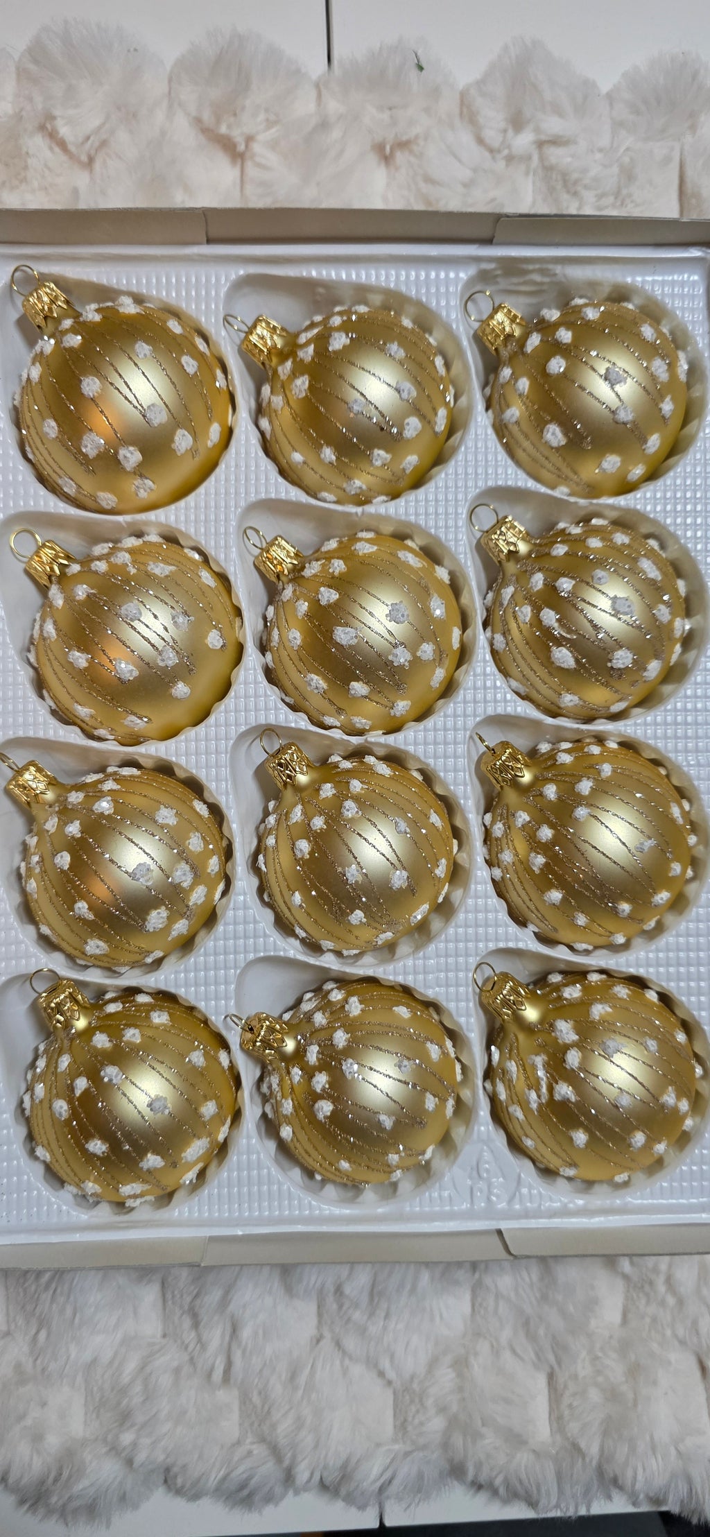 Szklane bombki choinkowe złoty mat dekor deszcz brokat 6 cm