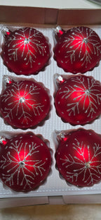 Szklane bombki choinkowe czerwony mat srebna śniezynka 8 cm